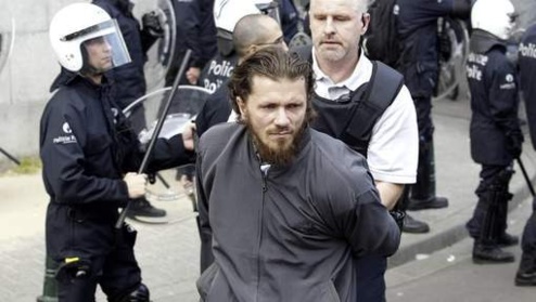 Volontaires pour la Syrie: un prédicateur belge interpellé à Bruxelles